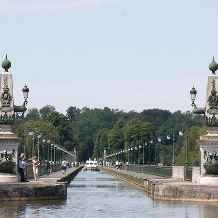 Апартаменты Les Champs Cernoy-en-Berry Экстерьер фото